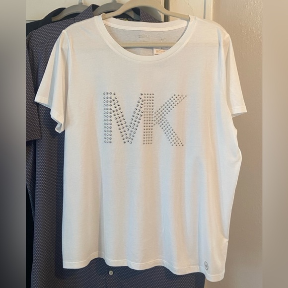 Michael Kors Tops - New Michael Kors Short Sleeve silver Studded Hi-lo Tee XL